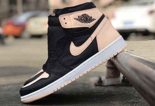 Air Jordan Retro 1 High OG "Crimson Tint"