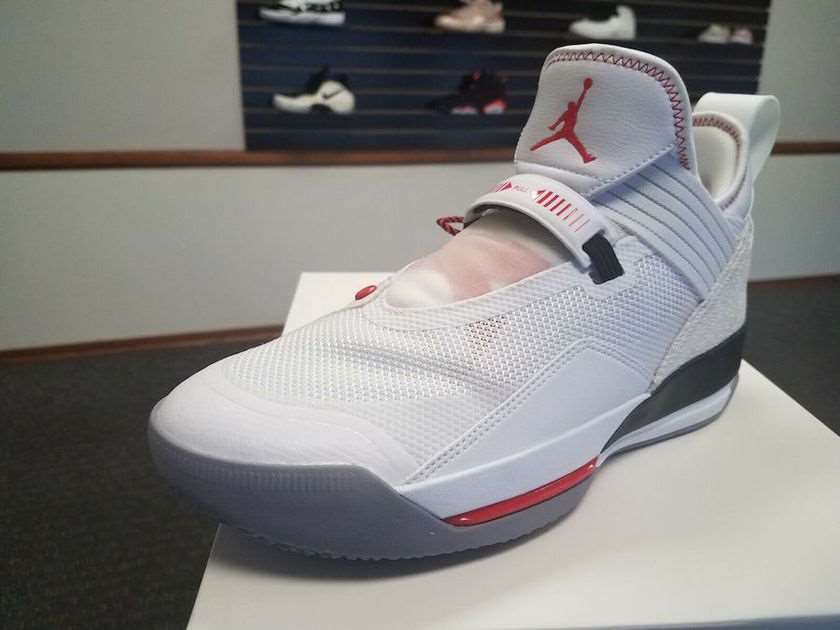 Air Jordan 33 Low SE CD9560-106 Release Date